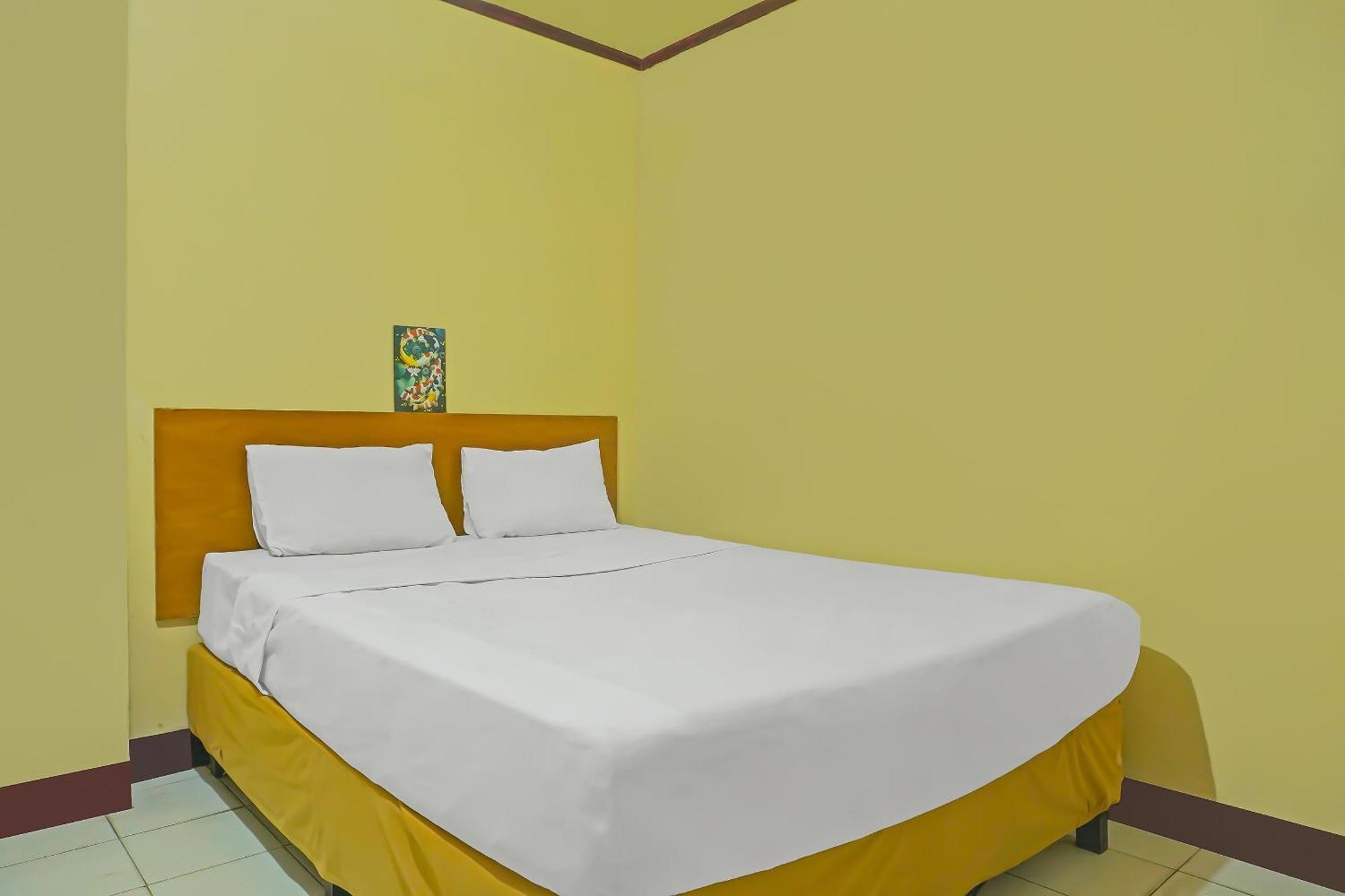 Отель Spot On 92466 Adam Kost Syariahnearwisata Jembatan Barito Банджармасин Экстерьер фото