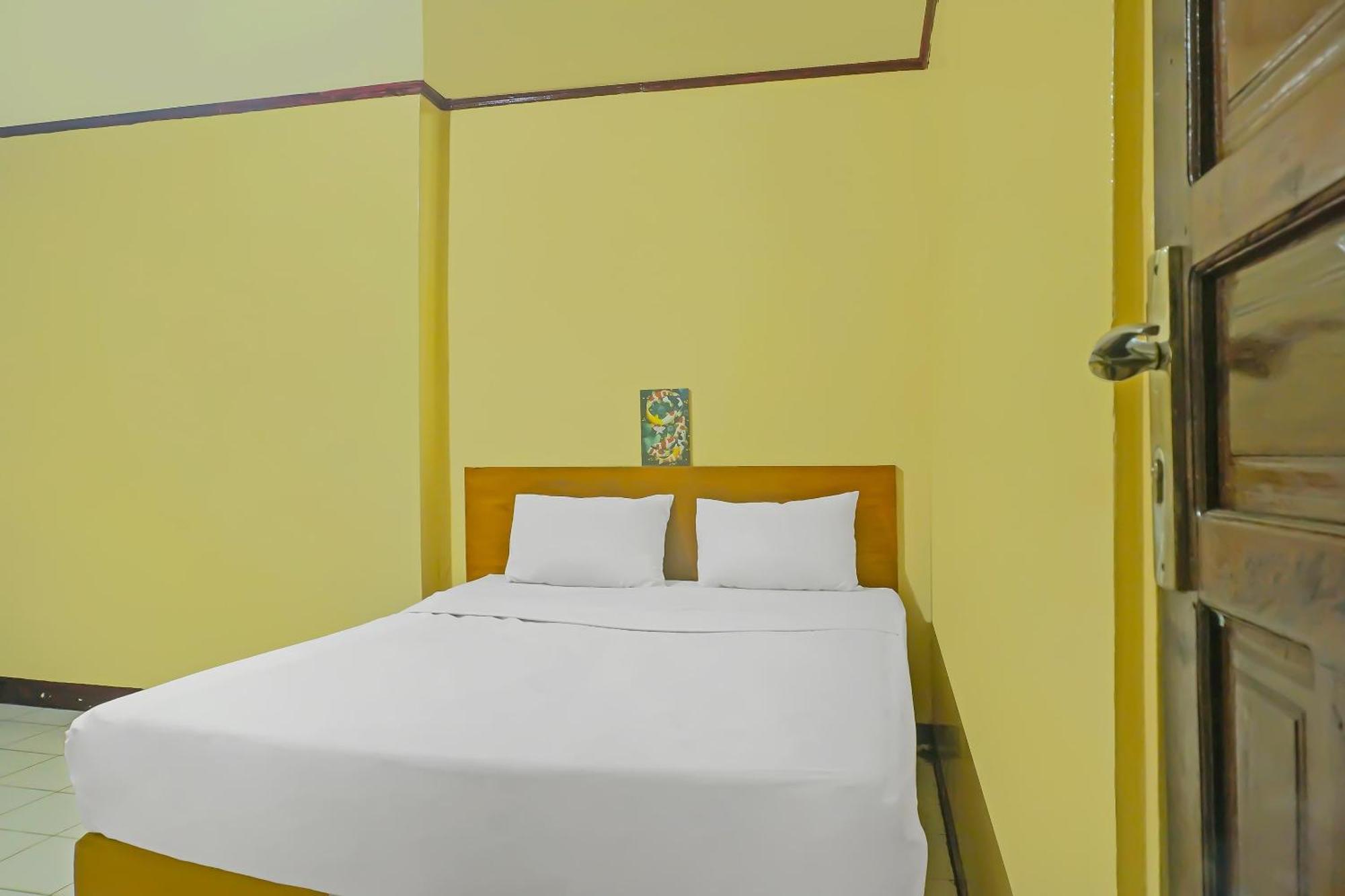 Отель Spot On 92466 Adam Kost Syariahnearwisata Jembatan Barito Банджармасин Экстерьер фото