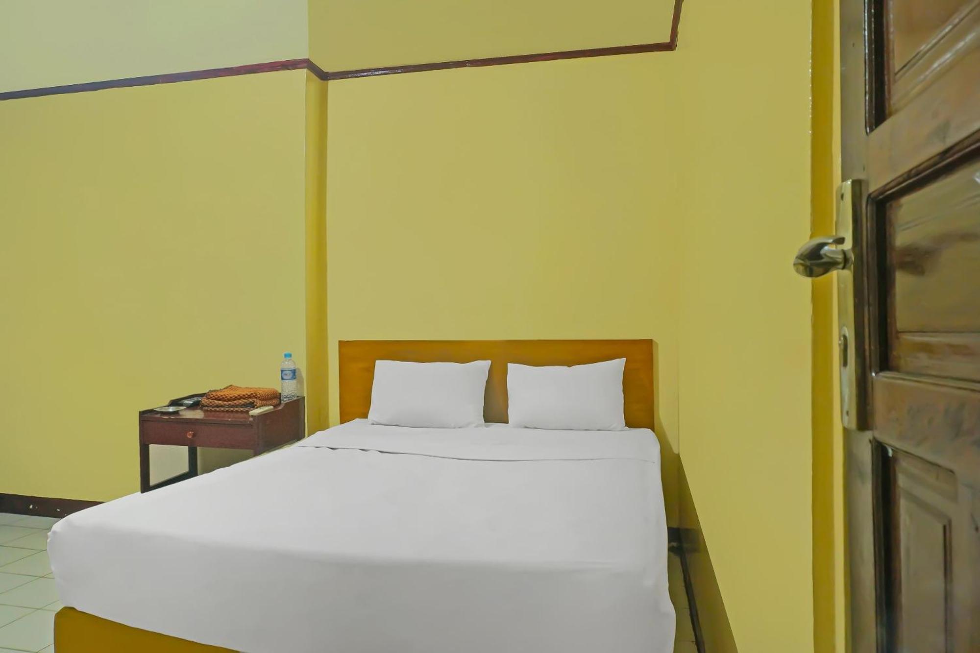 Отель Spot On 92466 Adam Kost Syariahnearwisata Jembatan Barito Банджармасин Экстерьер фото