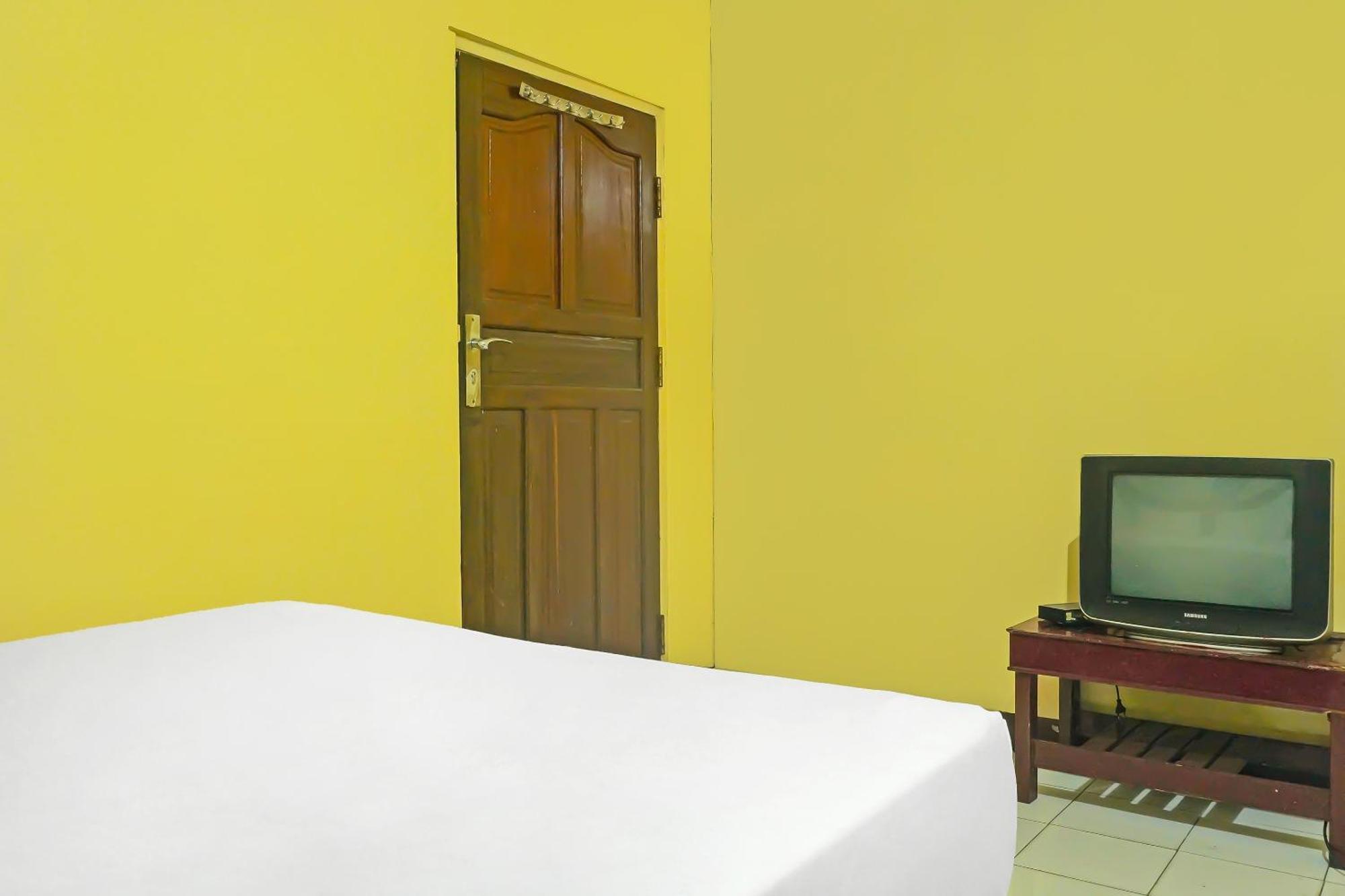 Отель Spot On 92466 Adam Kost Syariahnearwisata Jembatan Barito Банджармасин Экстерьер фото