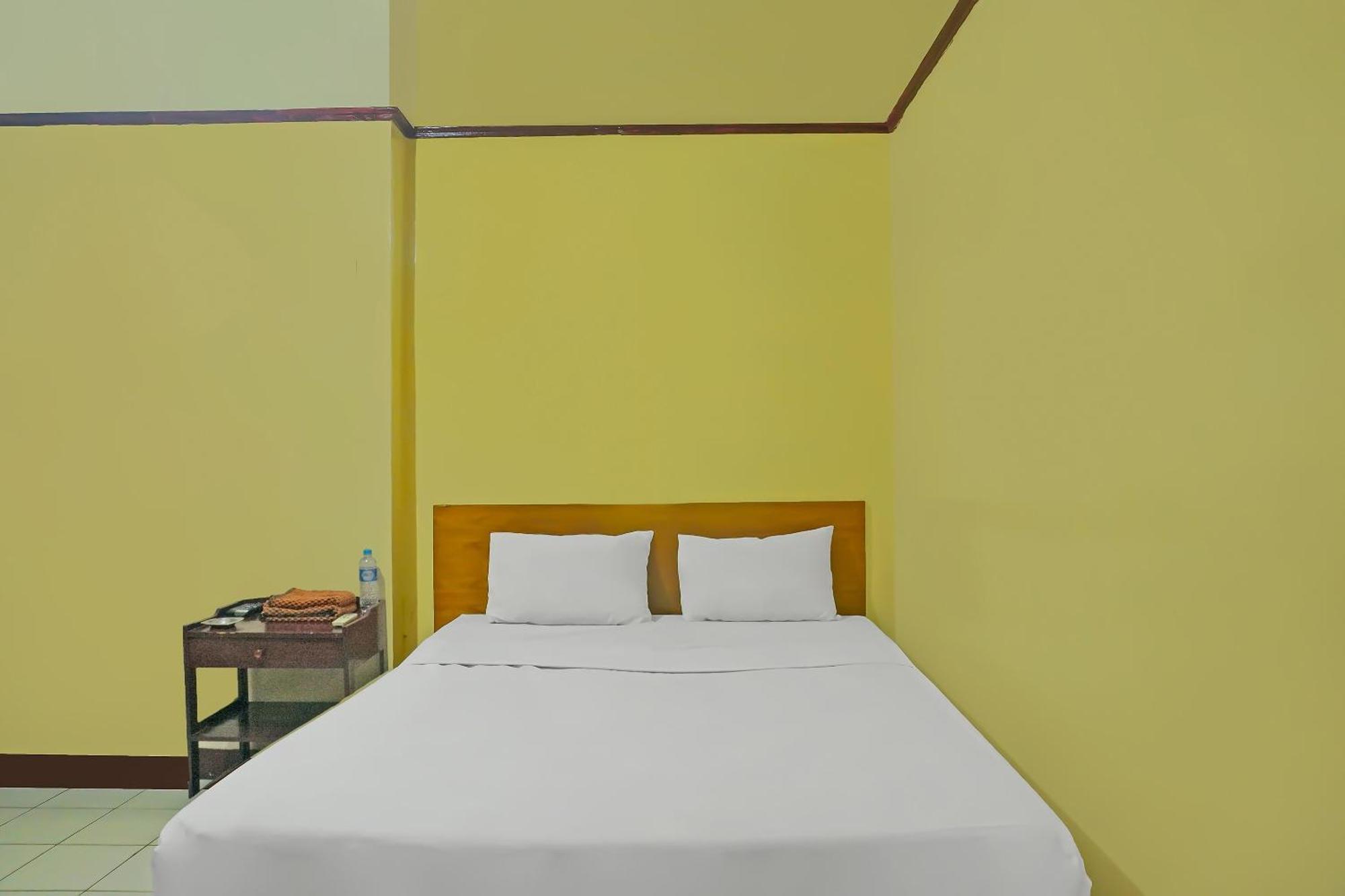 Отель Spot On 92466 Adam Kost Syariahnearwisata Jembatan Barito Банджармасин Экстерьер фото